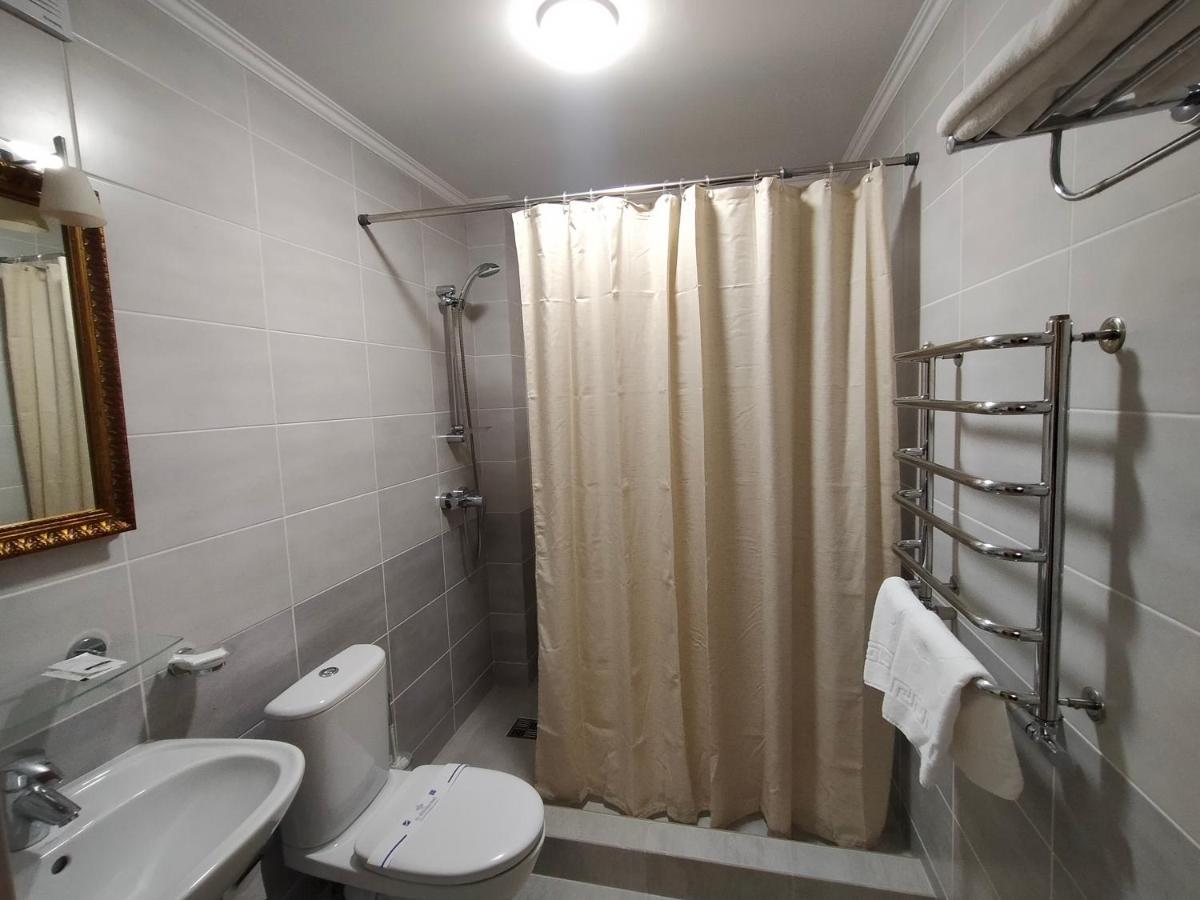 Латориця Hotell Suskovo Exteriör bild