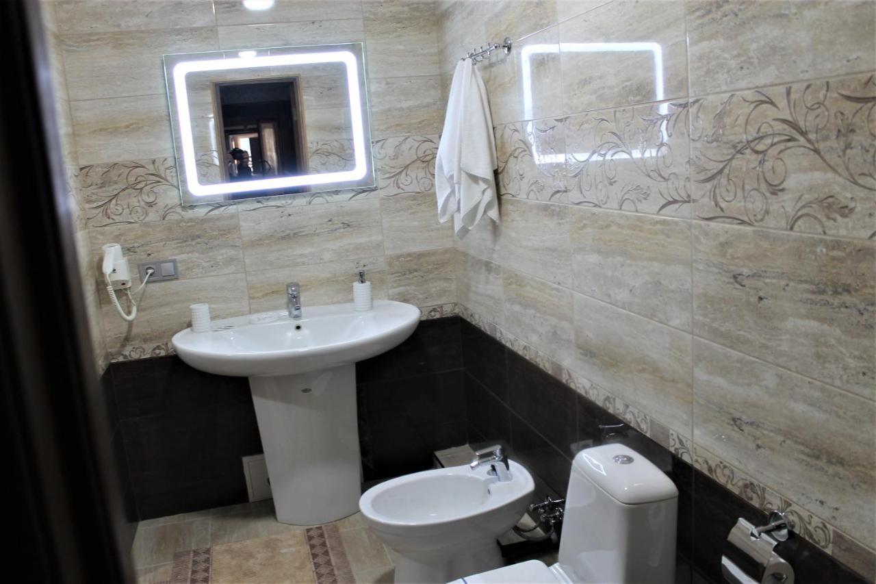 Латориця Hotell Suskovo Exteriör bild