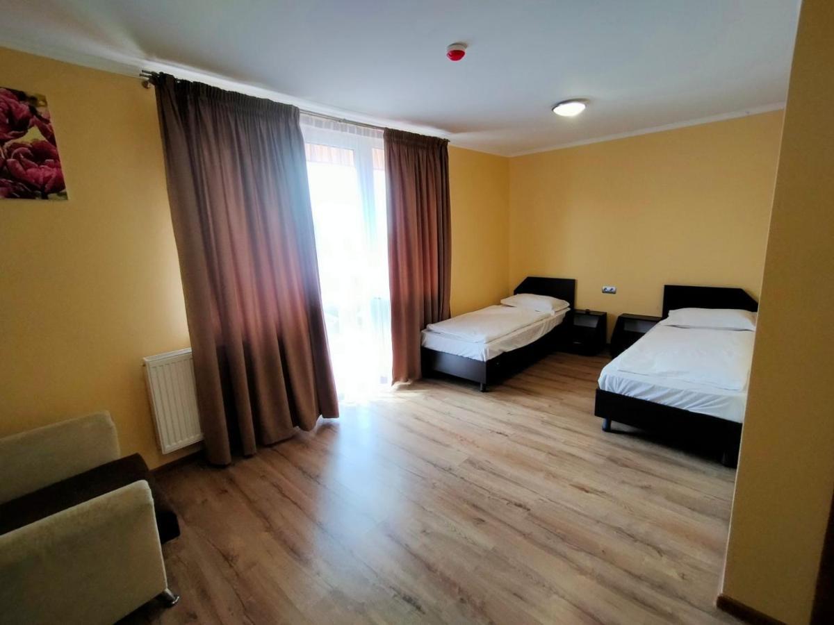Латориця Hotell Suskovo Exteriör bild